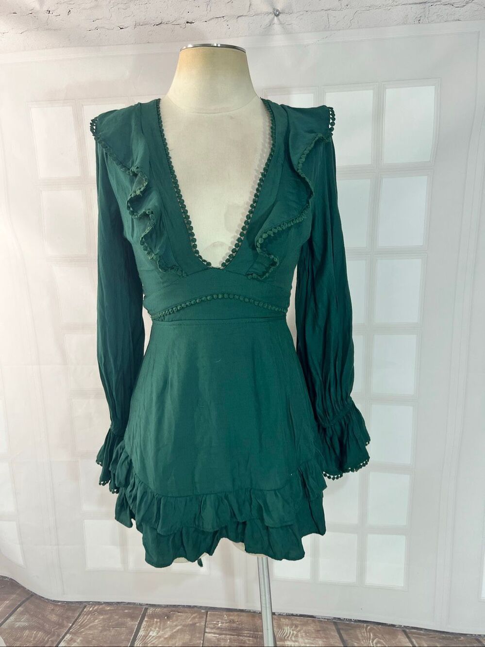 Altar’d State Green V-Neck Lace Up Back Ruffle Layered Mini Dress Size Medium